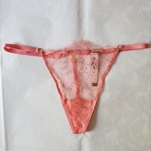 💕🔥NWT Victoria's secret Very sexy v-string panties Medium Lace V logo peach